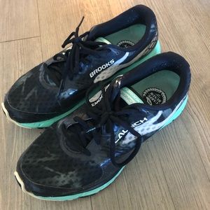 Brooks launch running shoes black and aqua